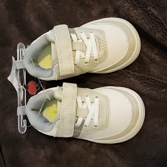 Carter's Other - Carters size 5 kids toddler shoes